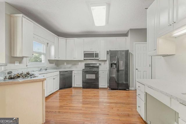 527 Country Club Drive, Stockbridge, GA 30281