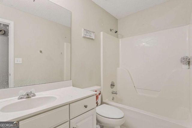 527 Country Club Drive, Stockbridge, GA 30281