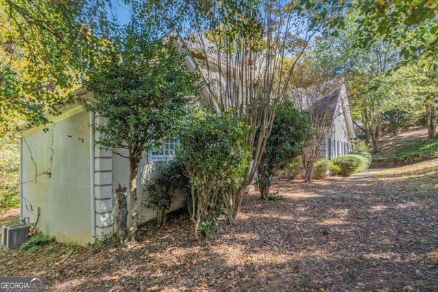 527 Country Club Drive, Stockbridge, GA 30281