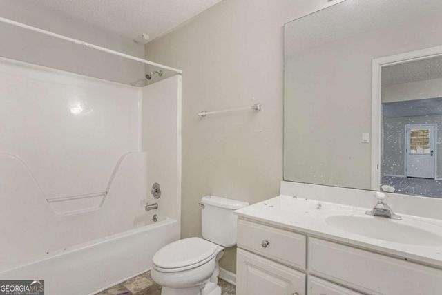 527 Country Club Drive, Stockbridge, GA 30281