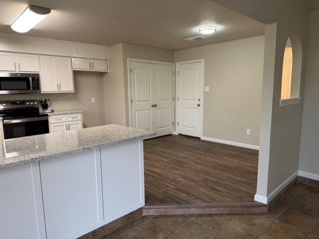 2512 Colleen Drive, Arlington, TX 76016