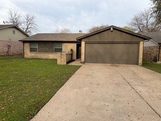 2512 Colleen Drive, Arlington, TX 76016