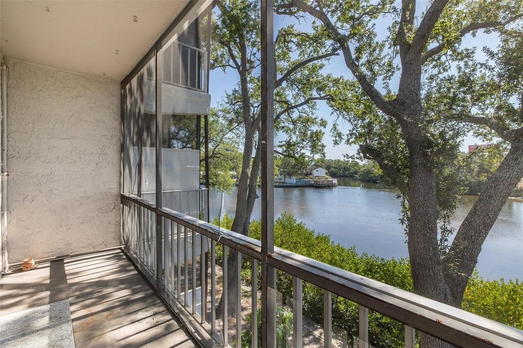 Image 21 of property listing at 9001 TUDOR DRIVE H210, Tampa, FL 33615