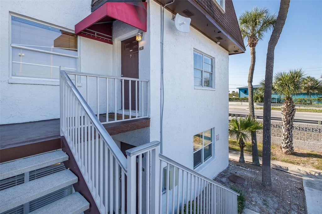 Image 37 of property listing at 9001 TUDOR DRIVE H210, Tampa, FL 33615