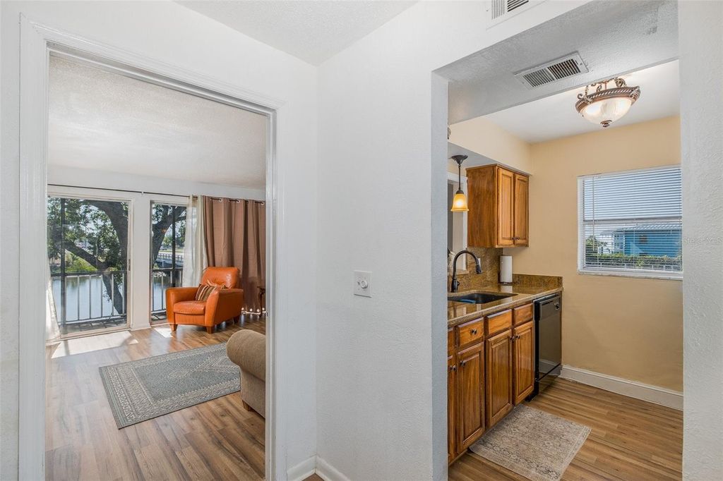 Image 10 of property listing at 9001 TUDOR DRIVE H210, Tampa, FL 33615