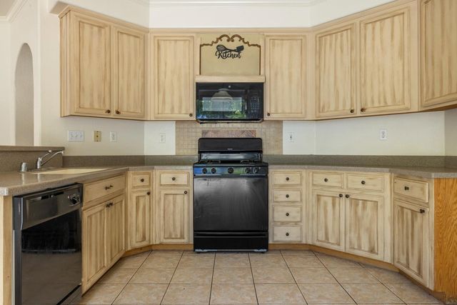 813 Boulder Ave, Lathrop, CA 95330