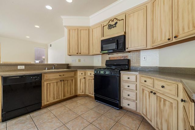 813 Boulder Ave, Lathrop, CA 95330