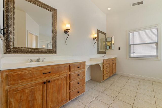 813 Boulder Ave, Lathrop, CA 95330