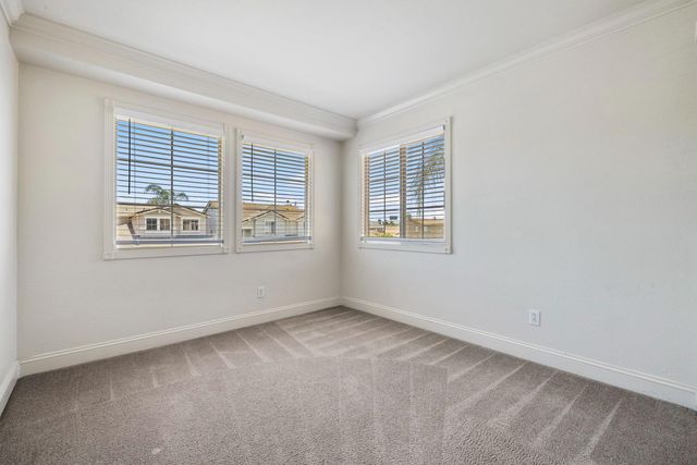 813 Boulder Ave, Lathrop, CA 95330