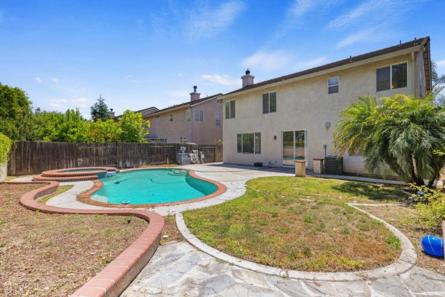 813 Boulder Ave, Lathrop, CA 95330