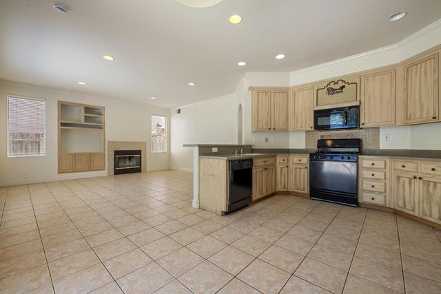 813 Boulder Ave, Lathrop, CA 95330