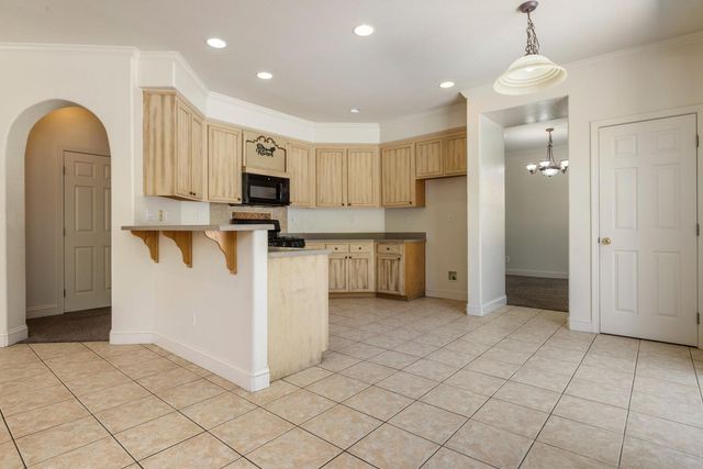 813 Boulder Ave, Lathrop, CA 95330