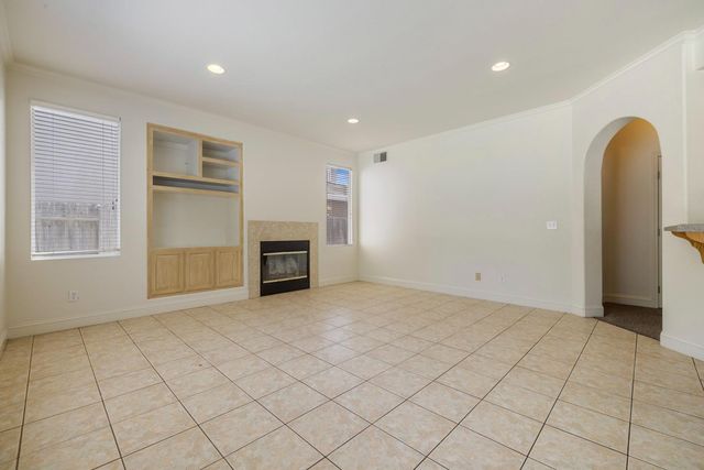 813 Boulder Ave, Lathrop, CA 95330
