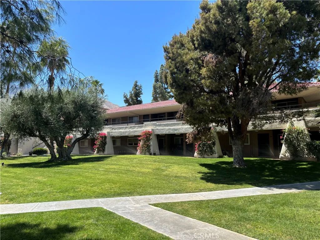 2860 N Los Felices 210, Palm Springs, CA 92262