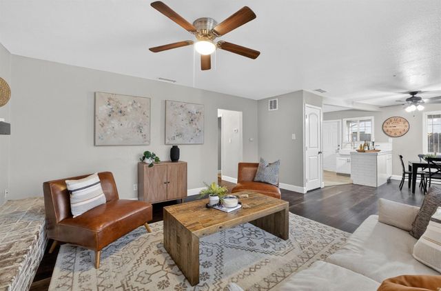 3425 Wemberley Dr, Sacramento, CA 95864