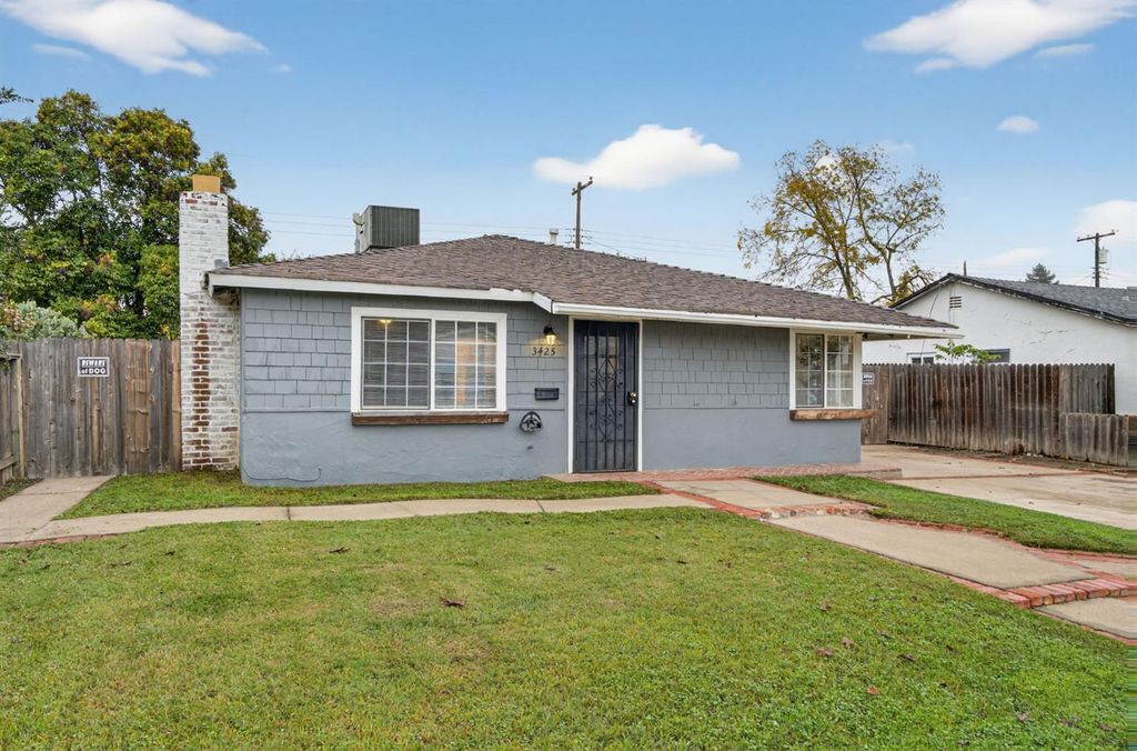 3425 Wemberley Dr, Sacramento, CA 95864