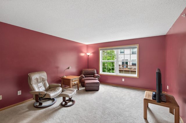 1994 Siefert Street, Chaska, MN 55318