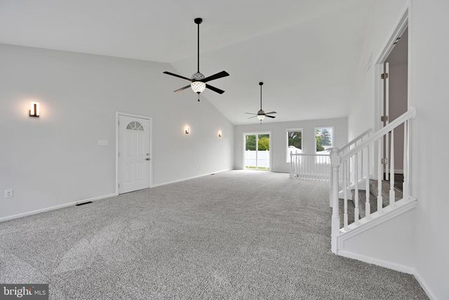 300 BECKLEY ST, Wernersville, PA 19565