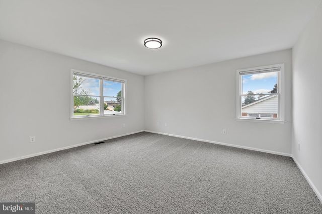 300 BECKLEY ST, Wernersville, PA 19565