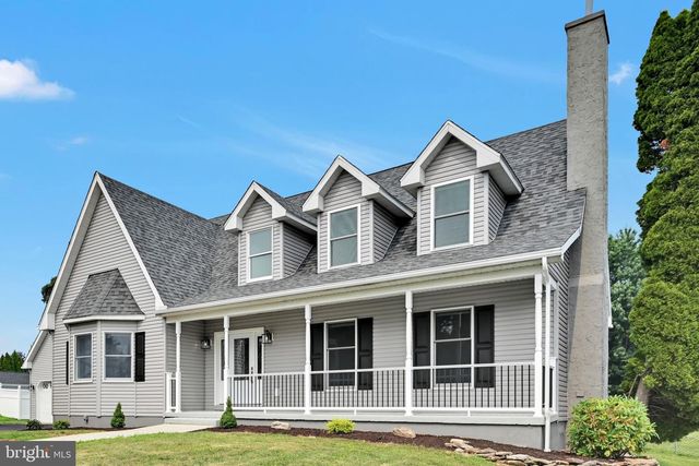 300 BECKLEY ST, Wernersville, PA 19565