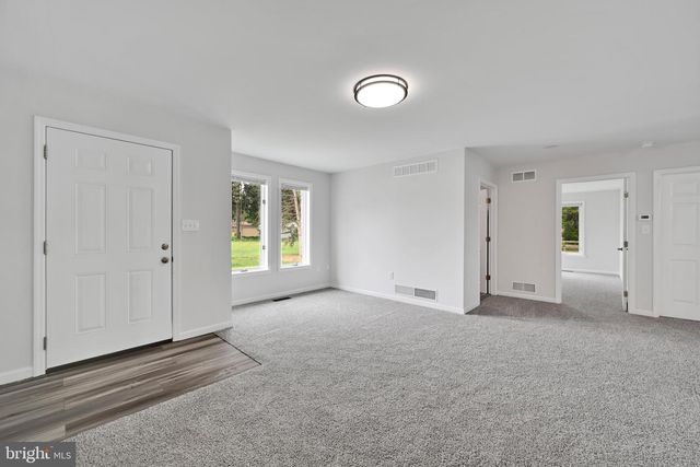 300 BECKLEY ST, Wernersville, PA 19565