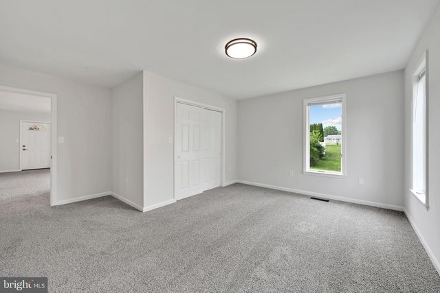 300 BECKLEY ST, Wernersville, PA 19565