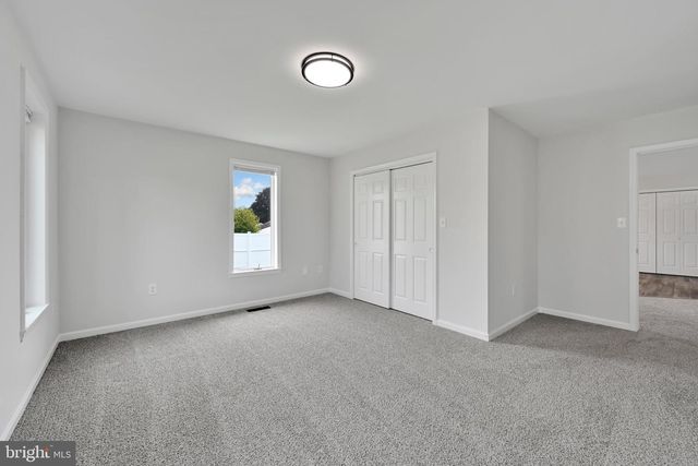 300 BECKLEY ST, Wernersville, PA 19565