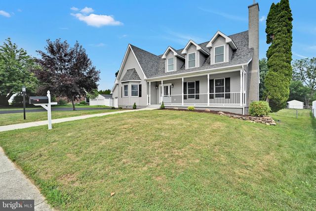 300 BECKLEY ST, Wernersville, PA 19565