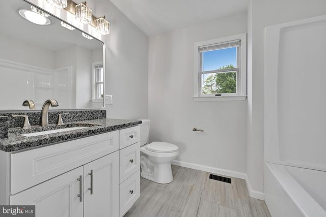 300 BECKLEY ST, Wernersville, PA 19565