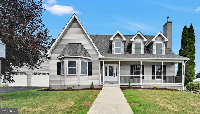 300 BECKLEY ST, Wernersville, PA 19565