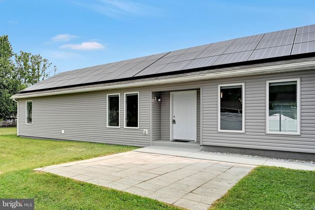 300 BECKLEY ST, Wernersville, PA 19565