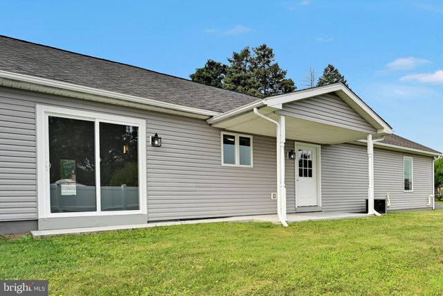 300 BECKLEY ST, Wernersville, PA 19565