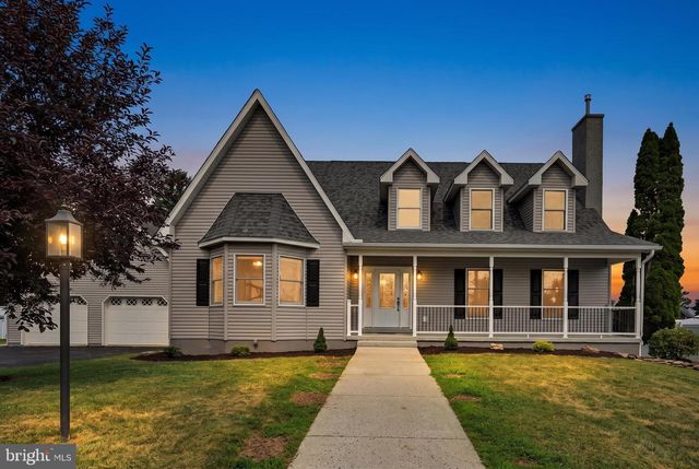 300 BECKLEY ST, Wernersville, PA 19565