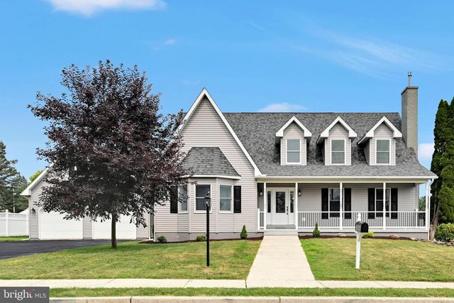 300 BECKLEY ST, Wernersville, PA 19565