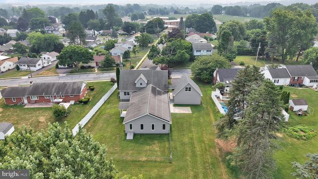 300 BECKLEY ST, Wernersville, PA 19565