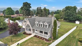 300 BECKLEY ST, Wernersville, PA 19565