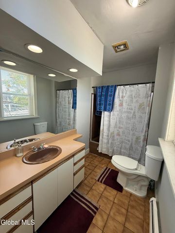 72 Grand Street, Albany, NY 12202