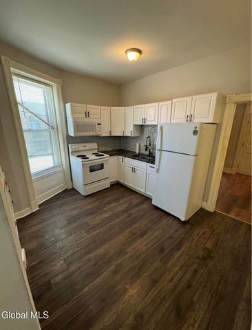 72 Grand Street, Albany, NY 12202