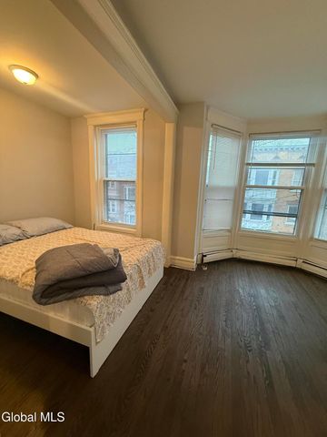 72 Grand Street, Albany, NY 12202