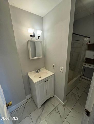 72 Grand Street, Albany, NY 12202