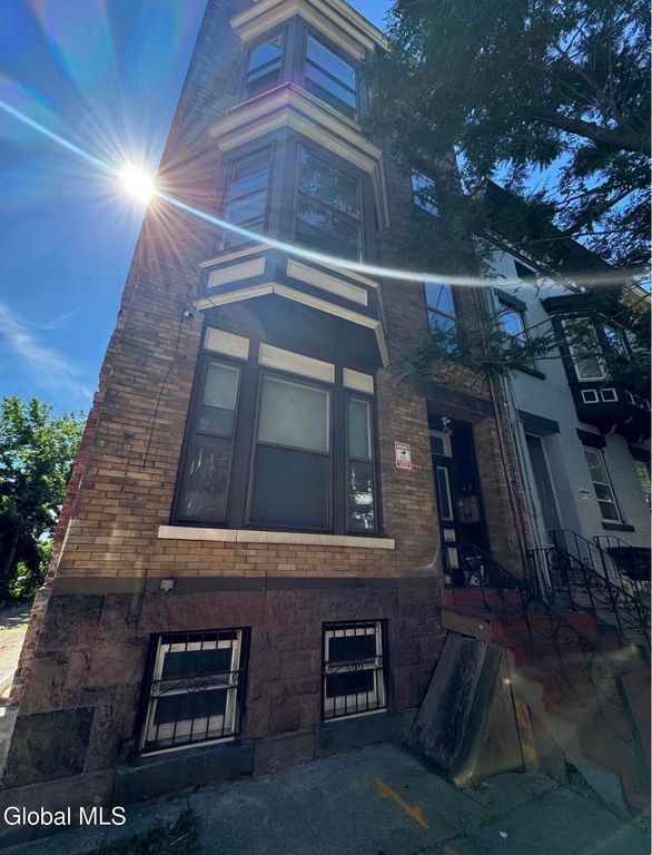 72 Grand Street, Albany, NY 12202