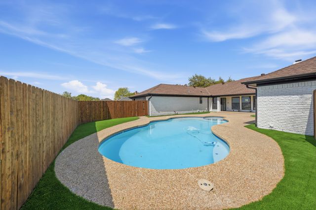 5818 Glen Heather Drive, Dallas, TX 75252