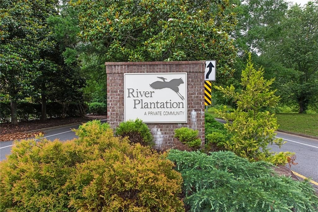 4056 Columns SE Drive, Marietta, GA 30067