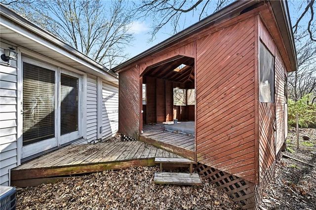 815 Denney Lane, Leavenworth, KS 66048