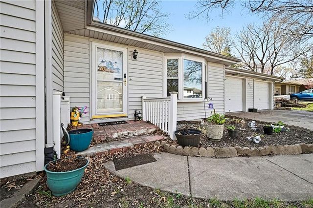 815 Denney Lane, Leavenworth, KS 66048