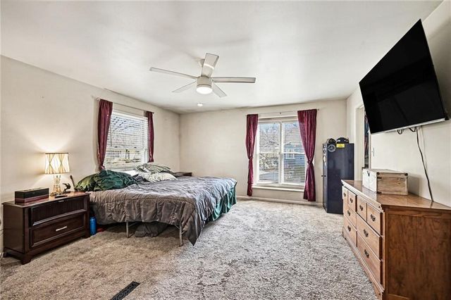 815 Denney Lane, Leavenworth, KS 66048