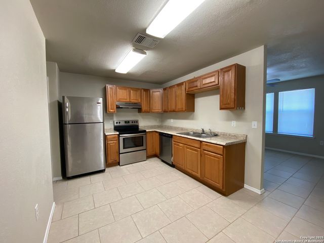512 Dossey St Unit 104, Pleasanton, TX 78064
