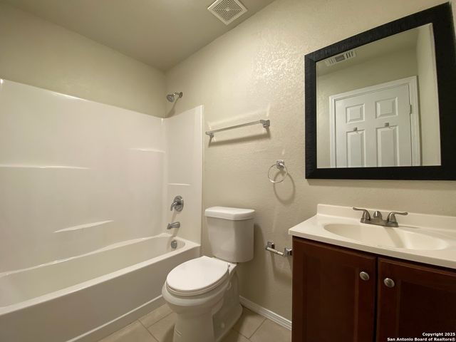 512 Dossey St Unit 104, Pleasanton, TX 78064