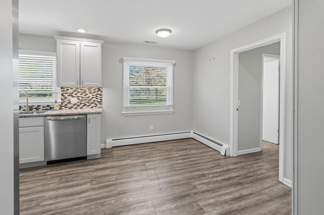 721 Piccadilly Road, Kalamazoo, MI 49006