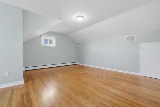 721 Piccadilly Road, Kalamazoo, MI 49006